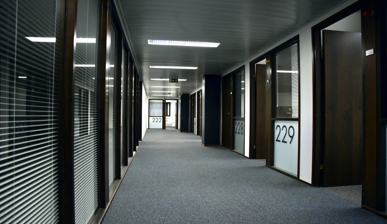 HET06829