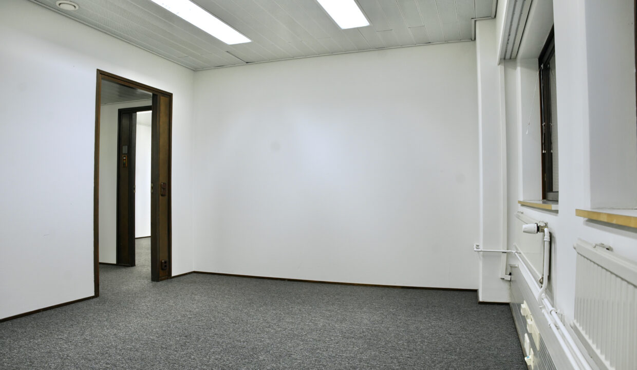 HET06851