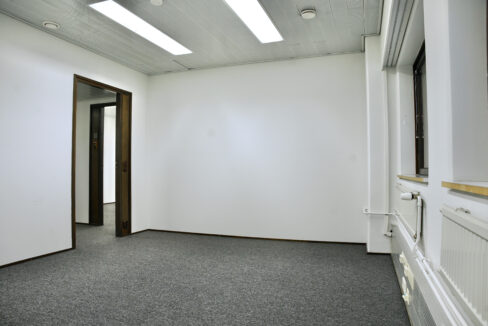 HET06851