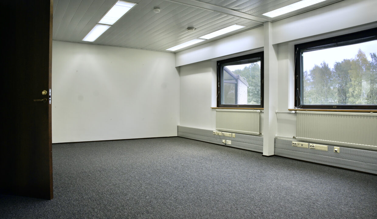 HET06855