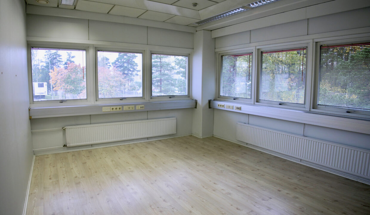 HET06958